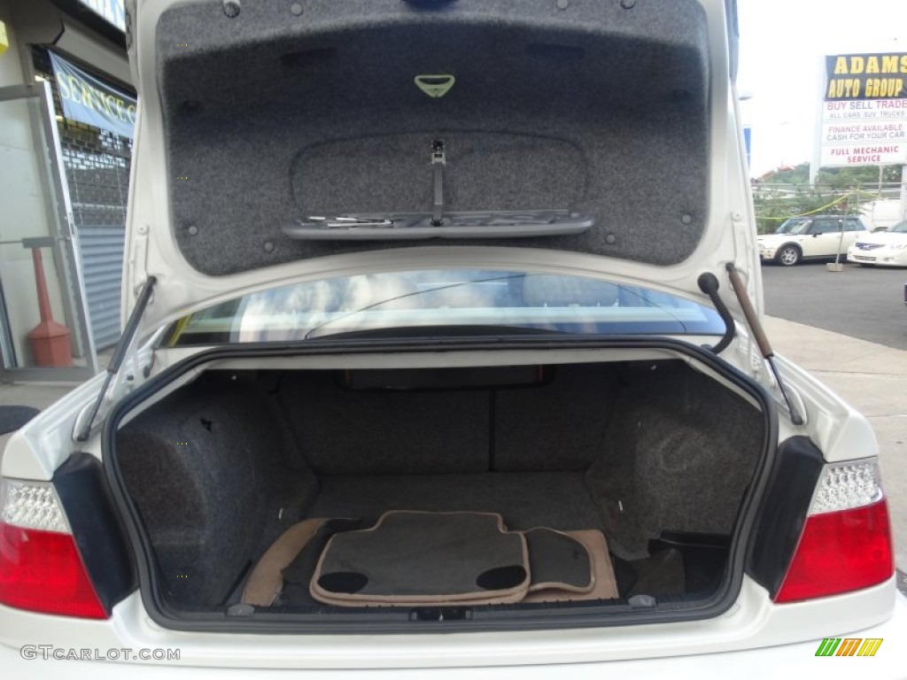 2005 BMW 3 Series 325i Coupe Trunk Photos