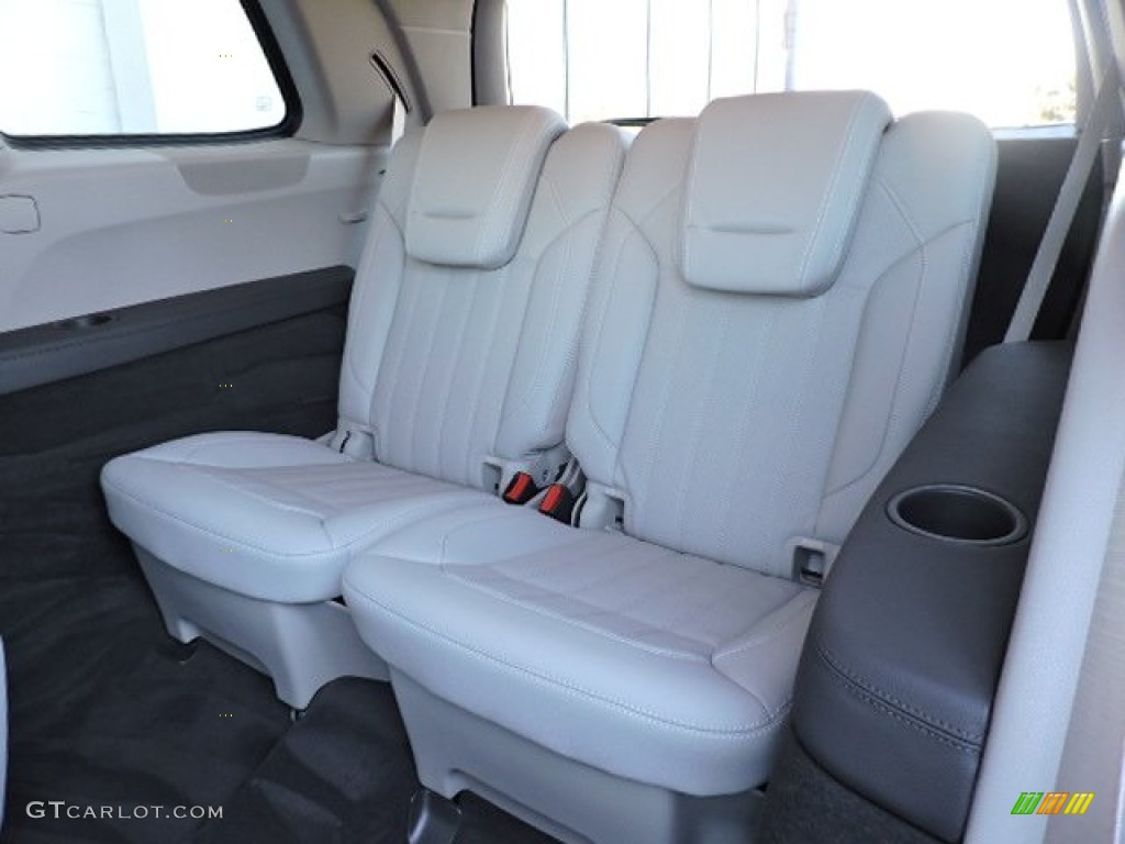 2015 Mercedes-Benz GL 450 4Matic Rear Seat Photos
