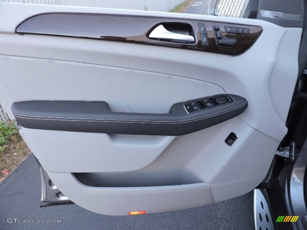 2015 Mercedes-Benz GL 450 4Matic Door Panel Photos