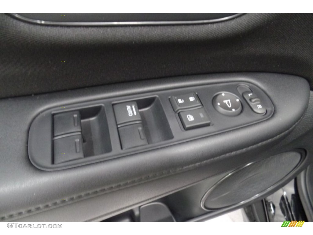 2016 Honda HR-V LX AWD Controls Photo #107800124