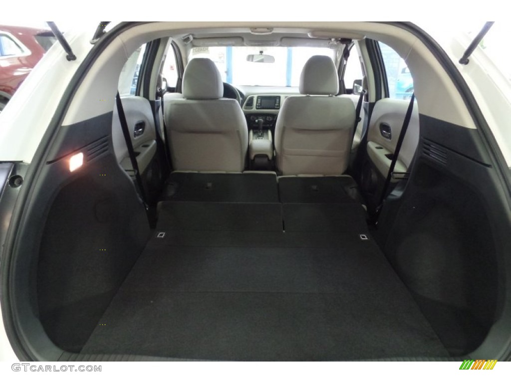 2016 Honda HR-V LX AWD Trunk Photos