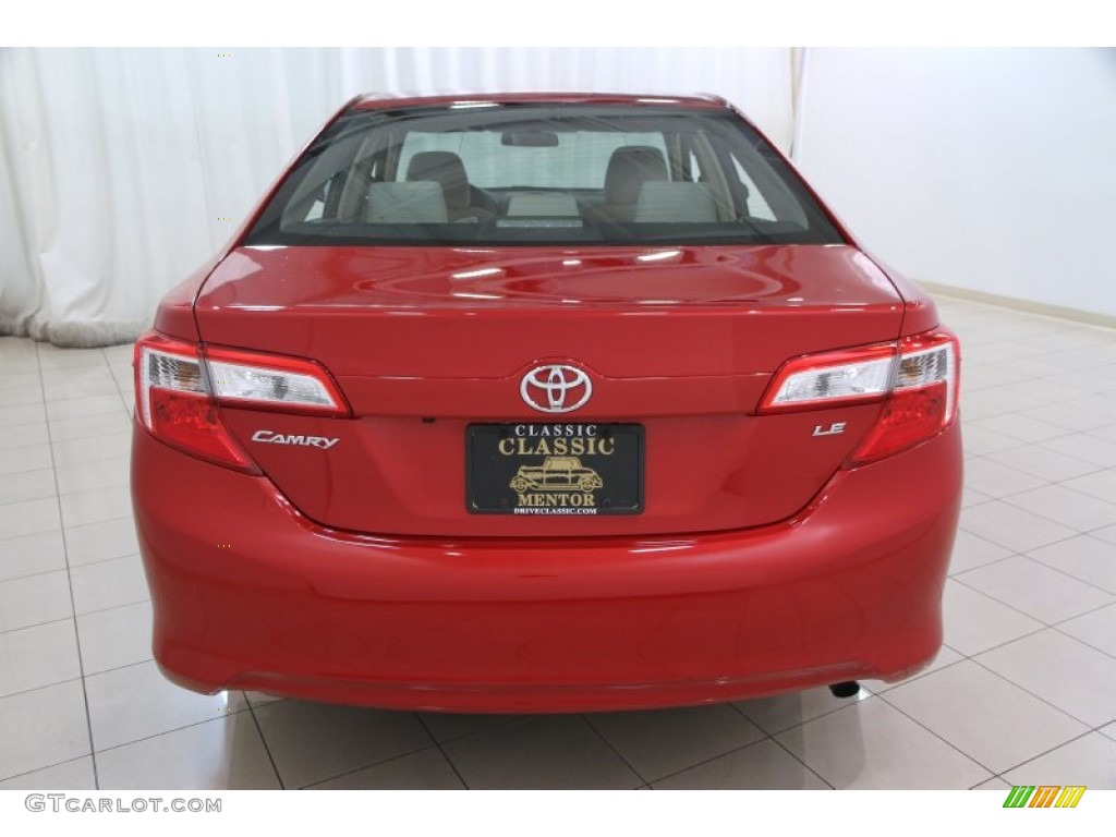2014 Camry LE - Barcelona Red Metallic / Ivory photo #19