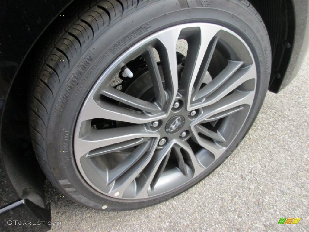 2016 Hyundai Veloster Turbo R-Spec Wheel Photos