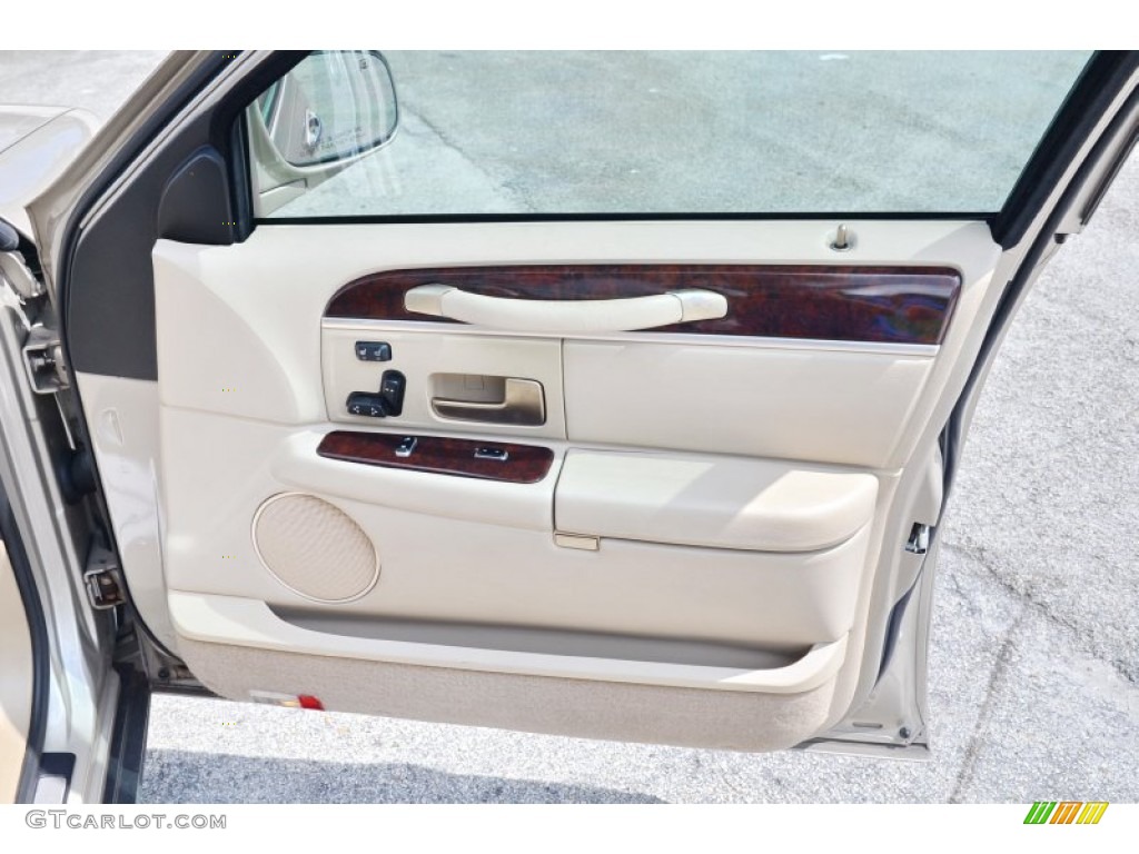 2008 Town Car Signature Limited - Light French Silk Metallic / Light Camel photo #21
