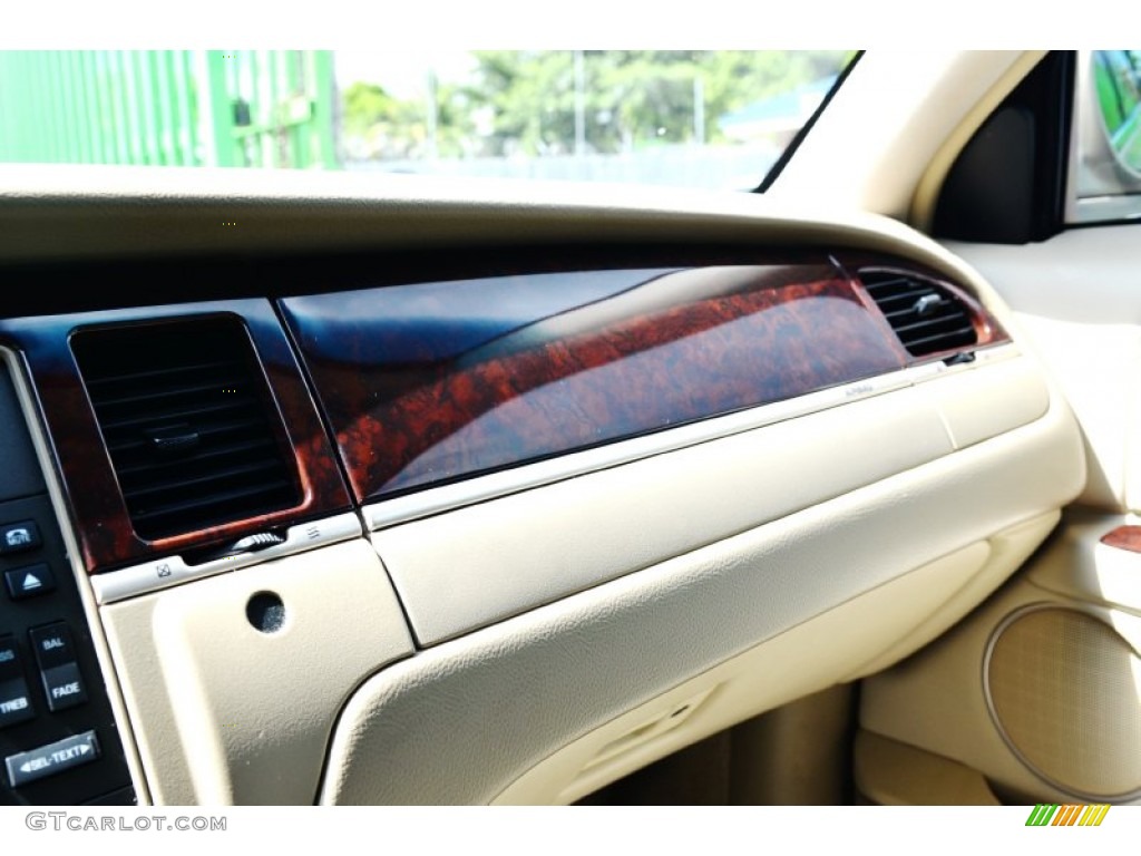 2008 Town Car Signature Limited - Light French Silk Metallic / Light Camel photo #34