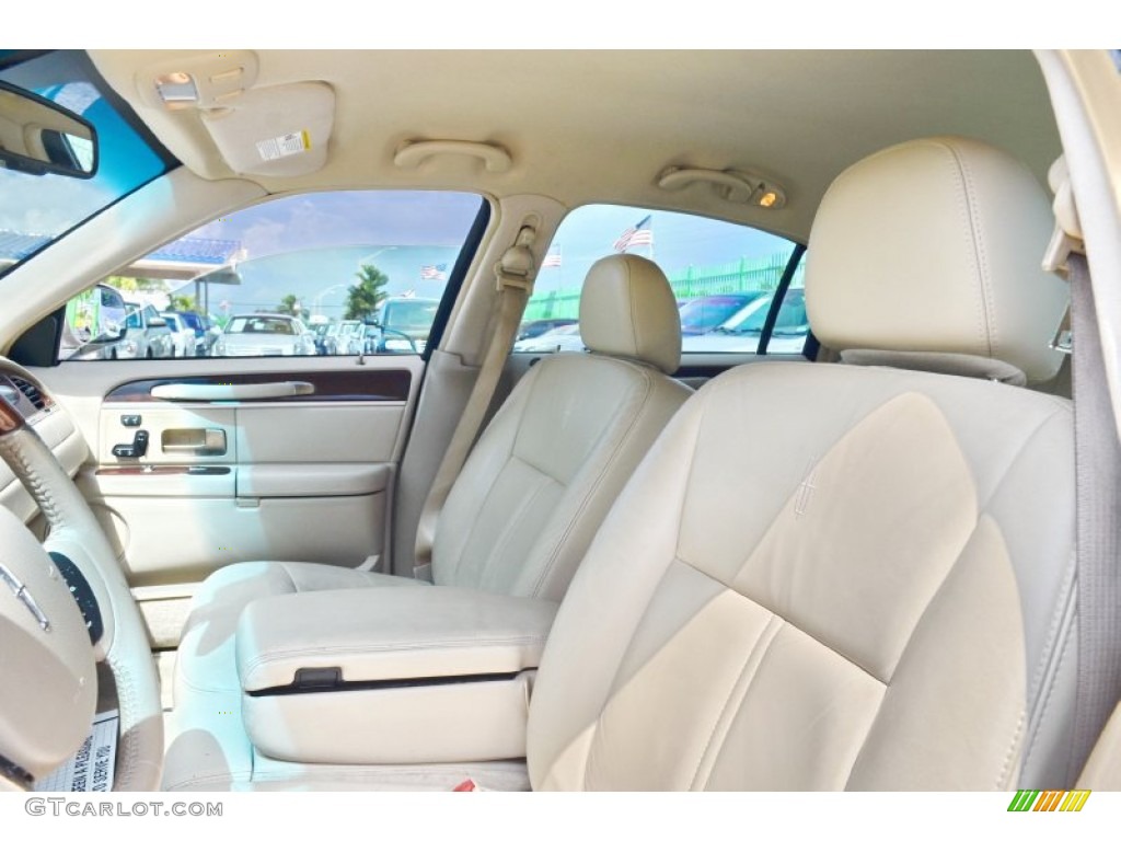 2008 Town Car Signature Limited - Light French Silk Metallic / Light Camel photo #40