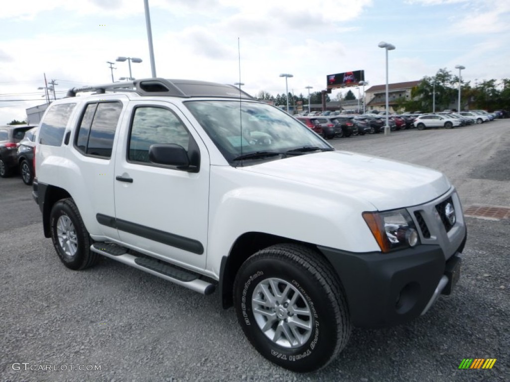 Glacier White Nissan Xterra