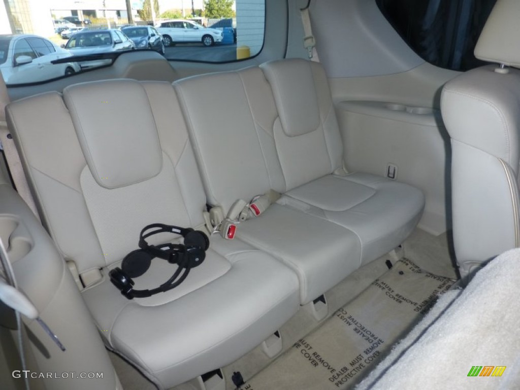 2014 Infiniti QX80 AWD Rear Seat Photo #107833583