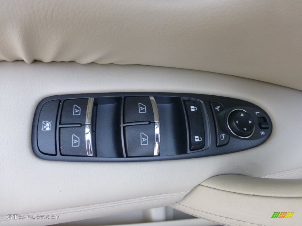2014 Infiniti QX80 AWD Controls Photo #107833697