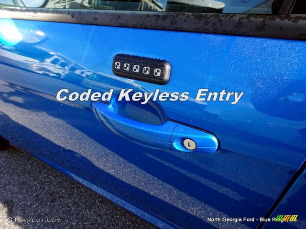 2015 Focus SE Sedan - Blue Candy Metallic / Charcoal Black photo #25
