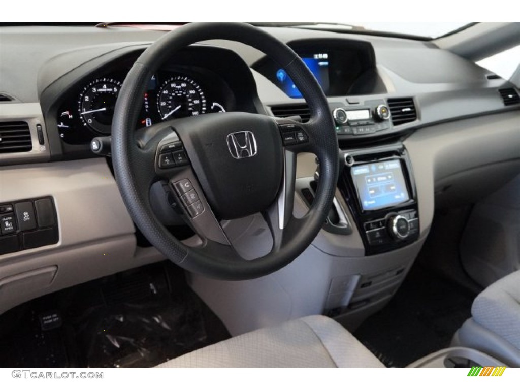 2016 Honda Odyssey SE Gray Dashboard Photo #107841812