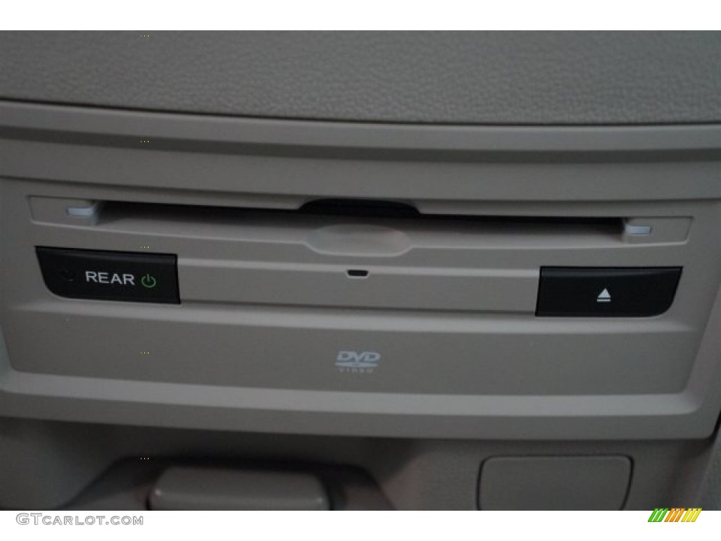 2016 Honda Odyssey SE Controls Photo #107841839