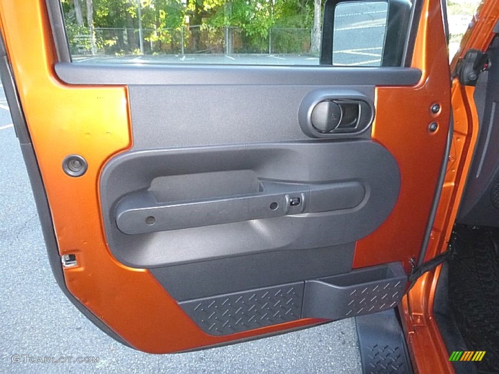 2010 Jeep Wrangler Unlimited Mountain Edition 4x4 Door Panel Photos