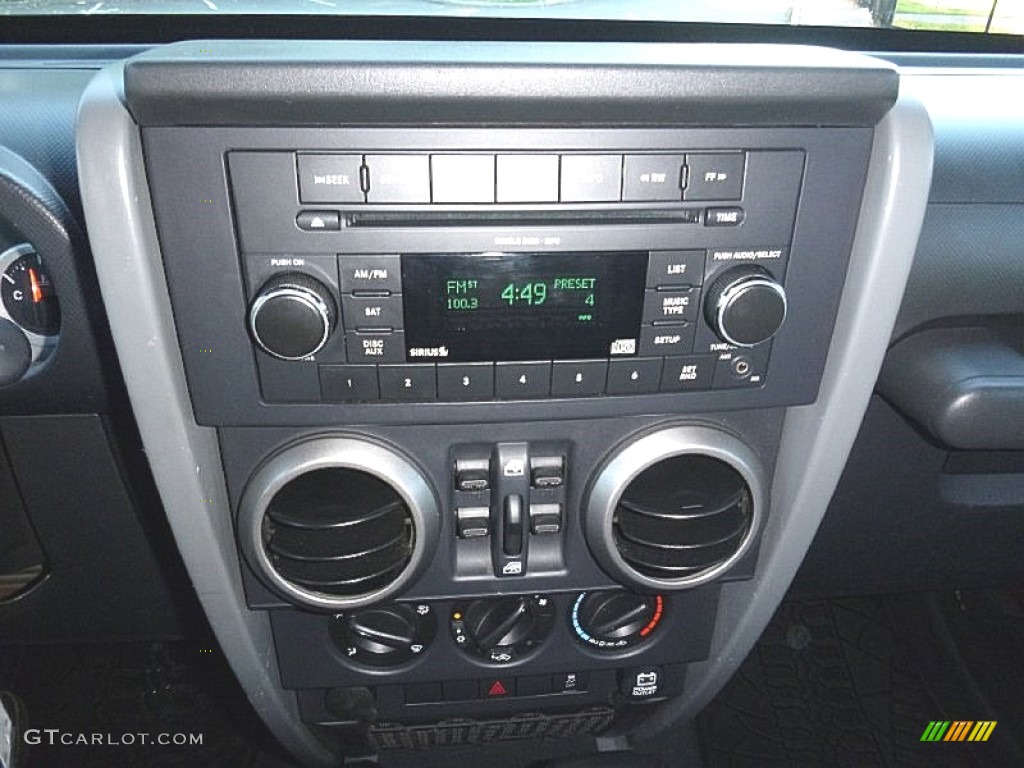 2010 Jeep Wrangler Unlimited Mountain Edition 4x4 Controls Photos