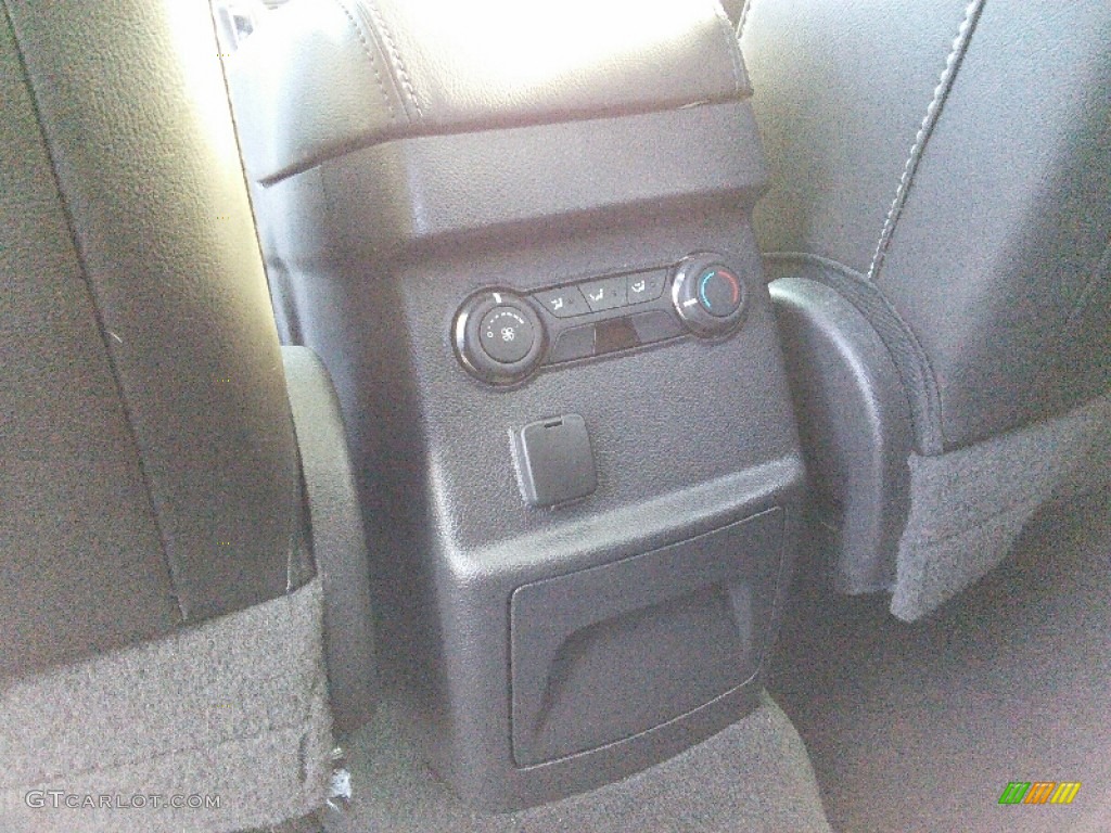 2015 Explorer XLT 4WD - Oxford White / Charcoal Black photo #6