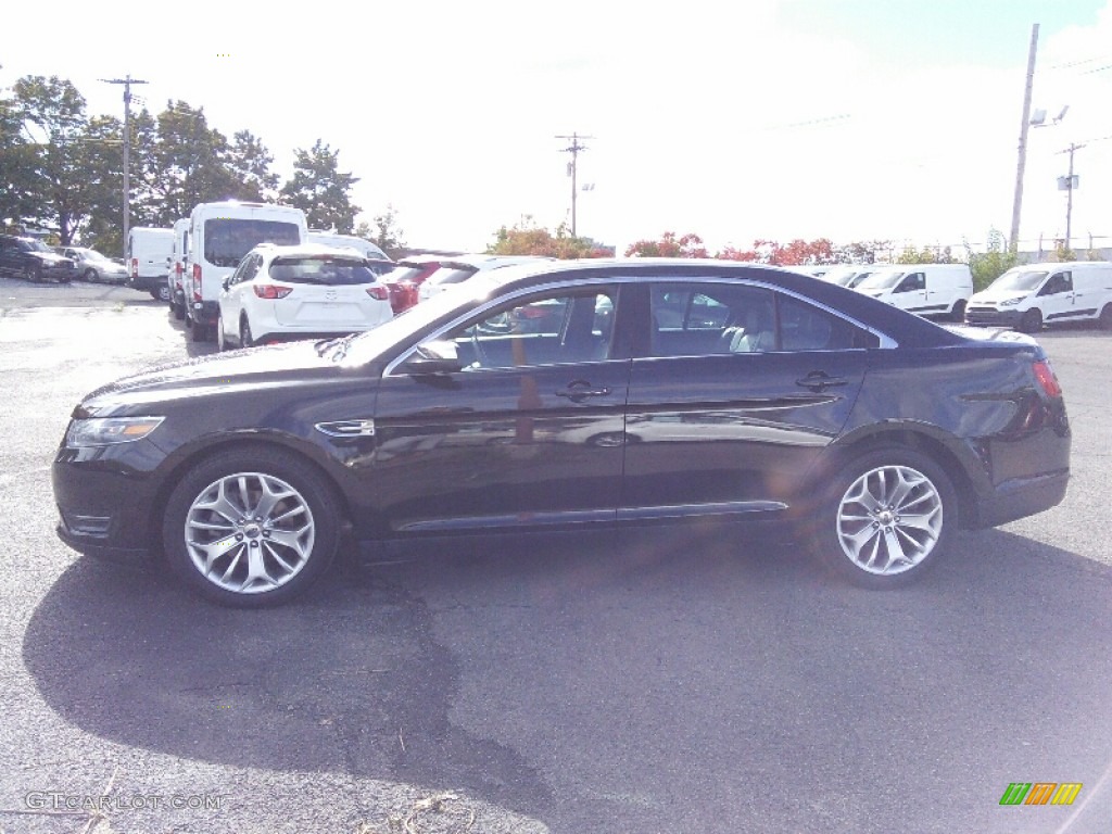 2015 Taurus Limited - Tuxedo Black Metallic / Charcoal Black photo #7