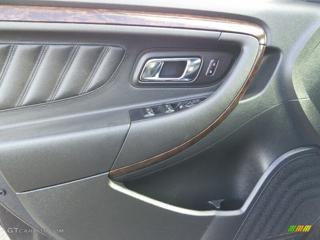 2015 Taurus Limited - Tuxedo Black Metallic / Charcoal Black photo #17