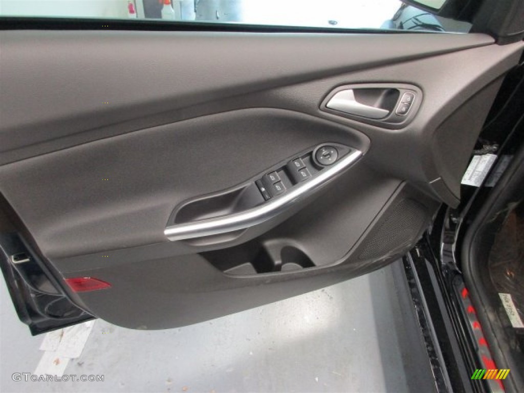 2016 Ford Focus ST Charcoal Black/Smoke Storm Partial Recaro Leather Door Panel Photo #107854704