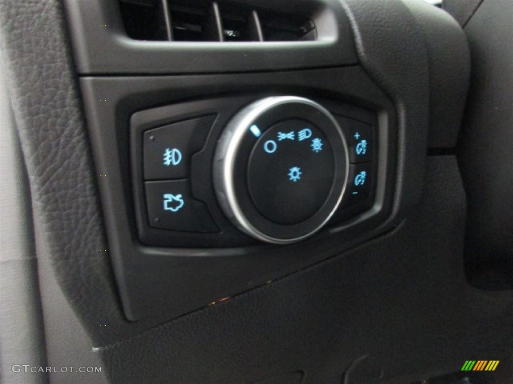 2016 Ford Focus ST Controls Photo #107854779