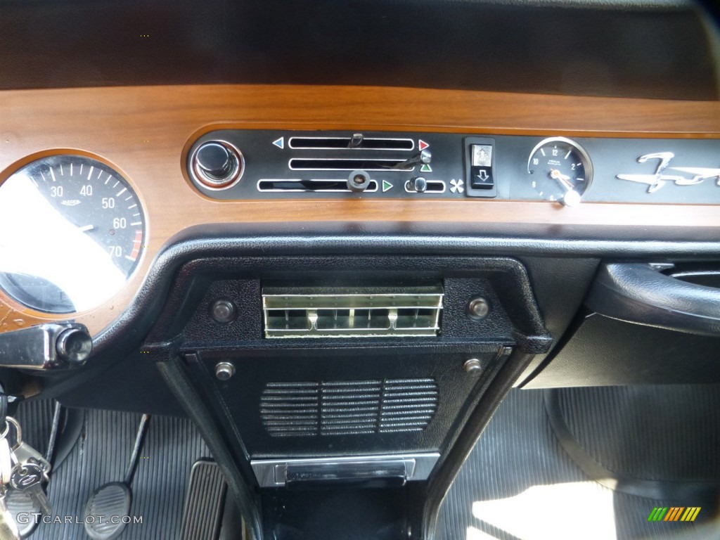1971 Lancia Fulvia S Controls Photo #107859534