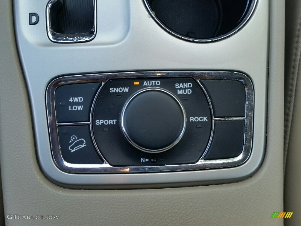 2011 Jeep Grand Cherokee Limited 4x4 Controls Photo #107864352