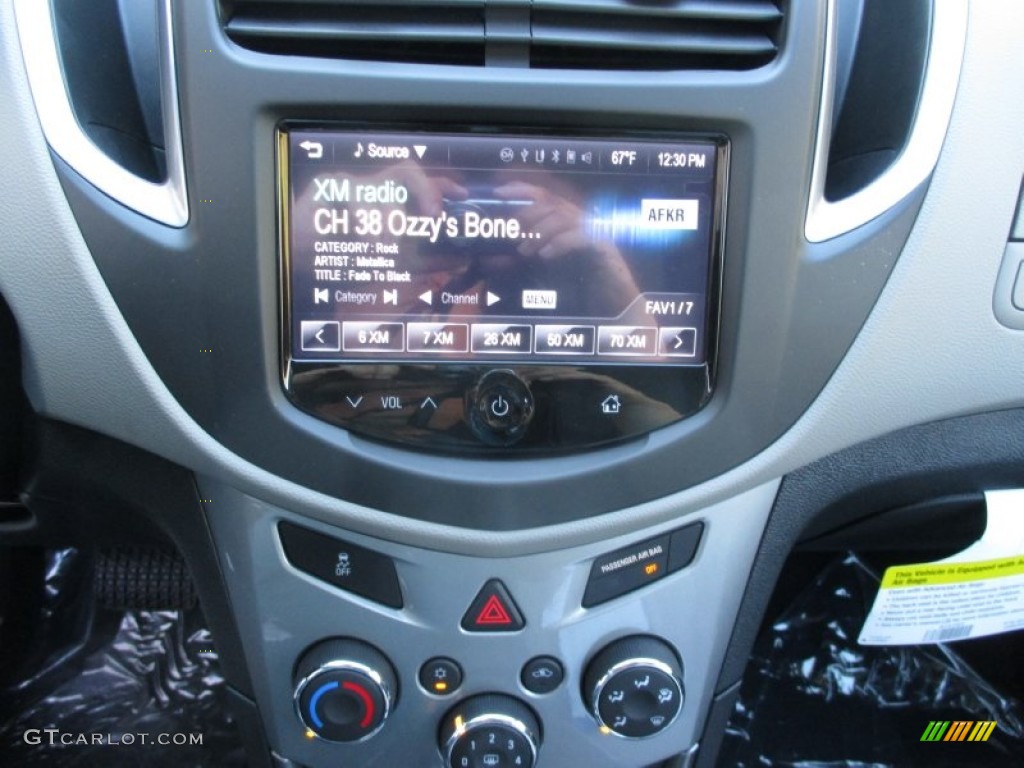 2016 Chevrolet Trax LT Controls Photos