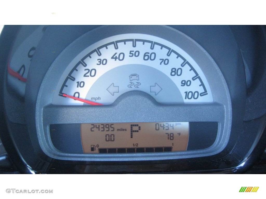 2012 fortwo pure coupe - Silver Metallic / Design Black photo #8