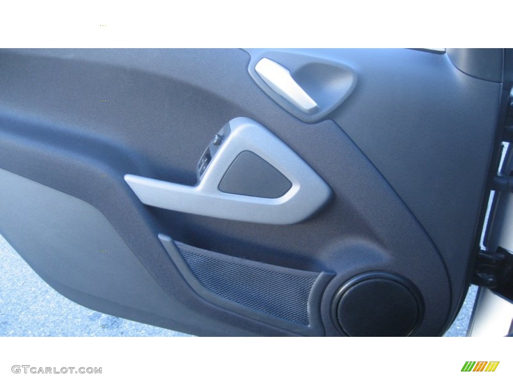 2012 fortwo pure coupe - Silver Metallic / Design Black photo #16