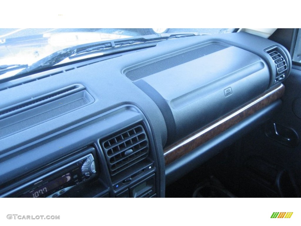2004 Discovery SE - Bonatti Grey / Black photo #25