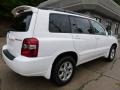 Super White - Highlander V6 4WD Photo No. 12