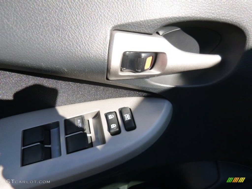 2010 Corolla S - Blue Streak Metallic / Dark Charcoal photo #15