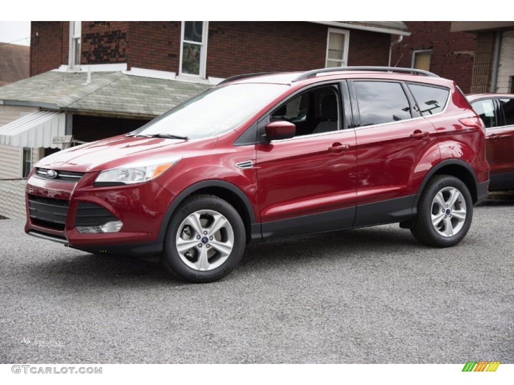 2016 Escape SE 4WD - Ruby Red Metallic / Charcoal Black photo #1