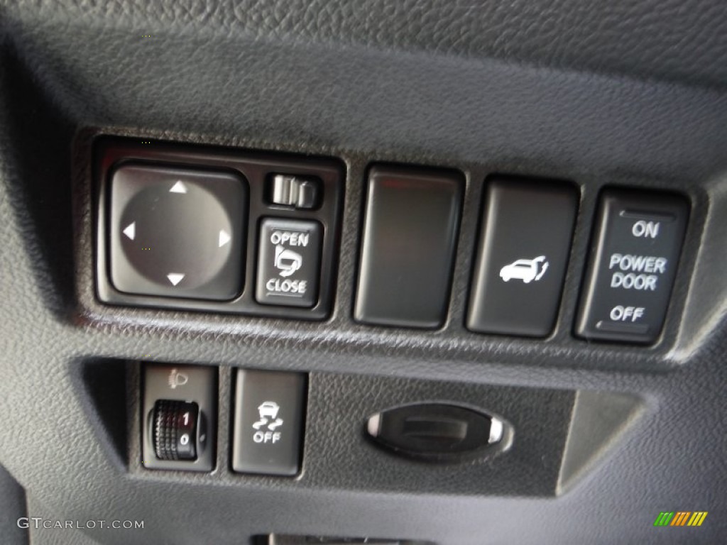 2014 Infiniti QX70 AWD Controls Photo #107884473