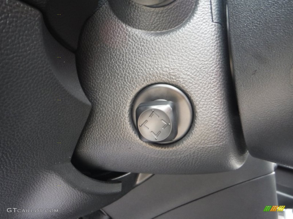 2014 Infiniti QX70 AWD Controls Photo #107884497