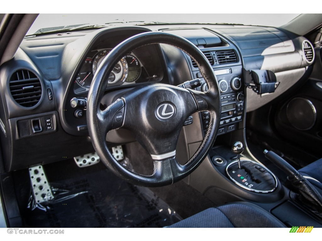 2004 Lexus IS 300 Dashboard Photos