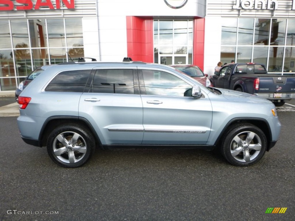 2013 Grand Cherokee Overland 4x4 - Winter Chill Pearl / New Saddle/Black photo #3