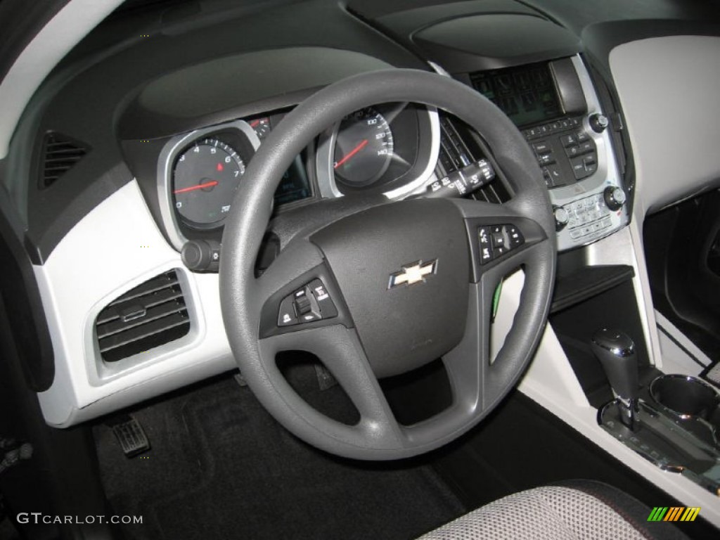 2016 Chevrolet Equinox LS Dashboard Photos