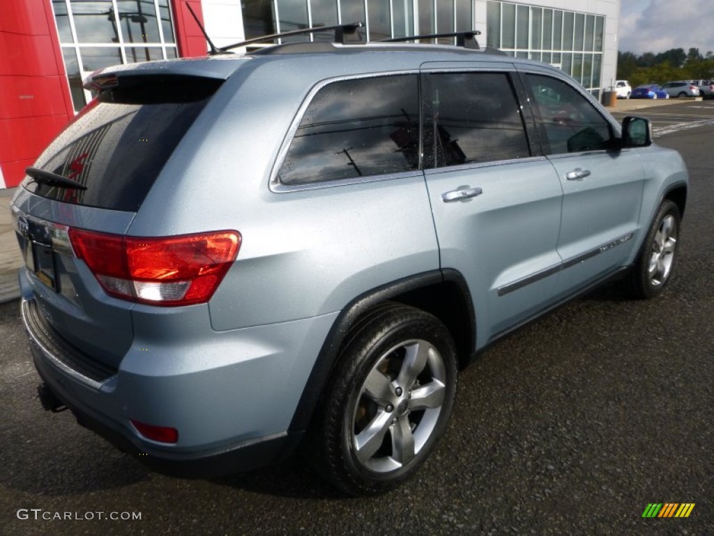 2013 Grand Cherokee Overland 4x4 - Winter Chill Pearl / New Saddle/Black photo #7