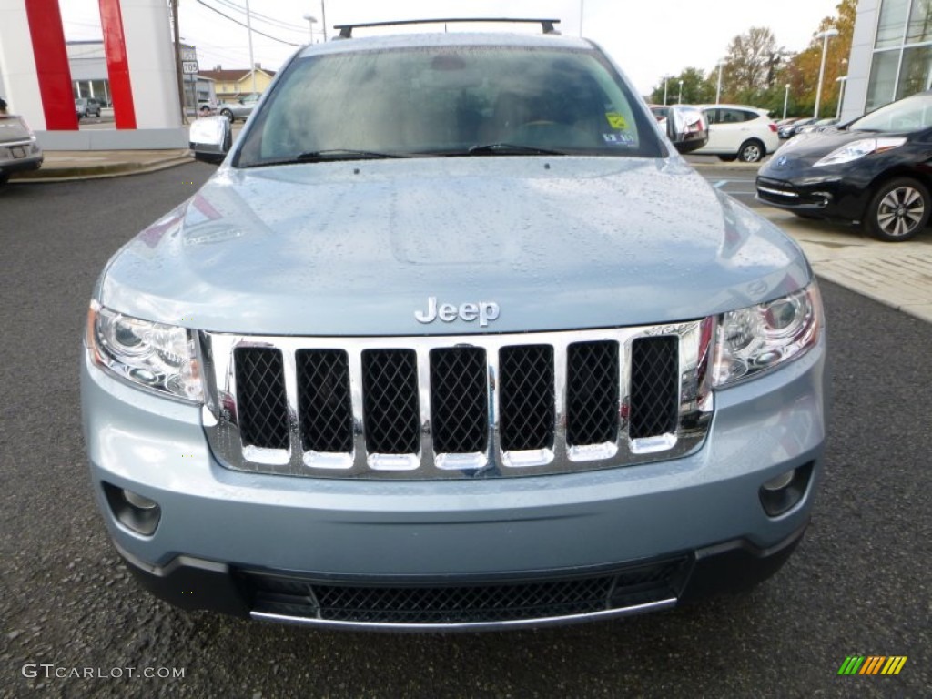 2013 Grand Cherokee Overland 4x4 - Winter Chill Pearl / New Saddle/Black photo #12