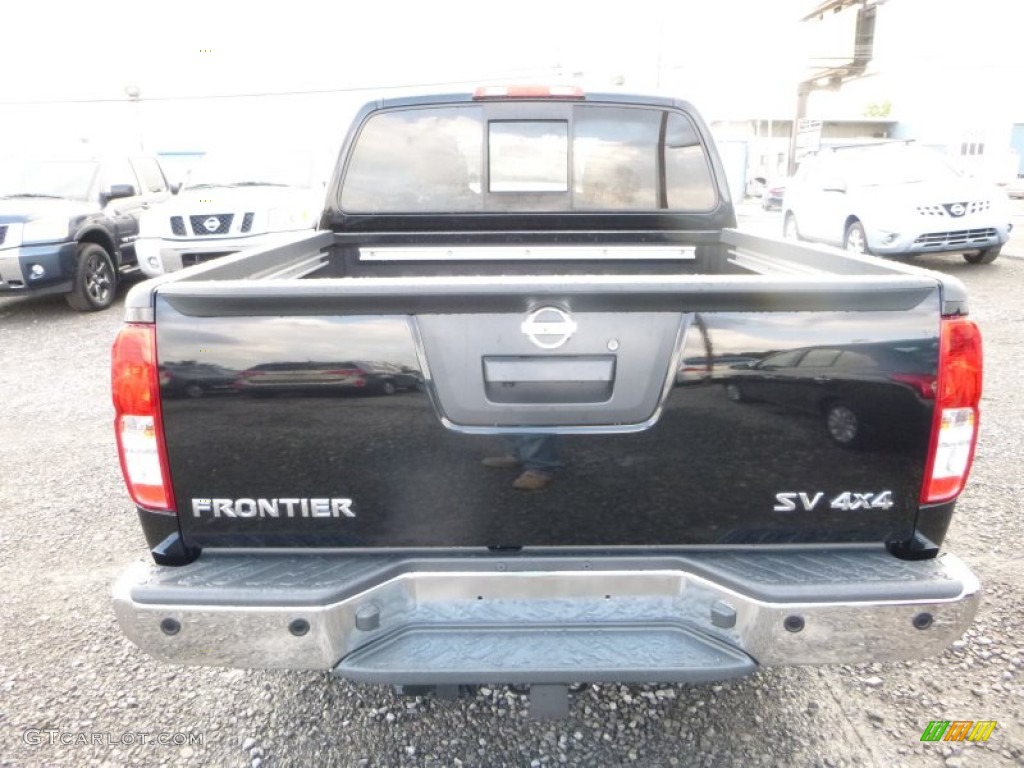 2016 Frontier SV Crew Cab 4x4 - Magnetic Black / Steel photo #8