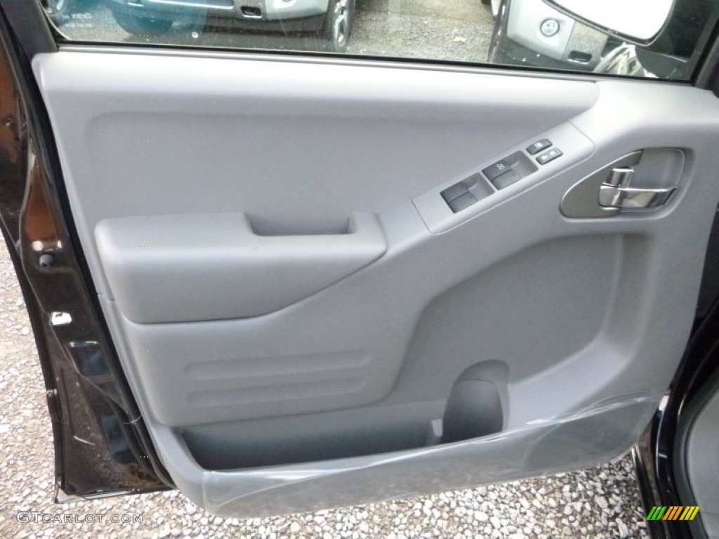 2016 Nissan Frontier SV Crew Cab 4x4 Door Panel Photos