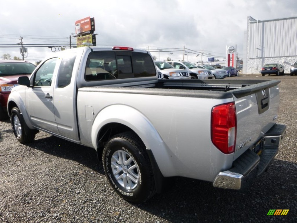 2016 Frontier SV King Cab 4x4 - Brilliant Silver / Graphite photo #10