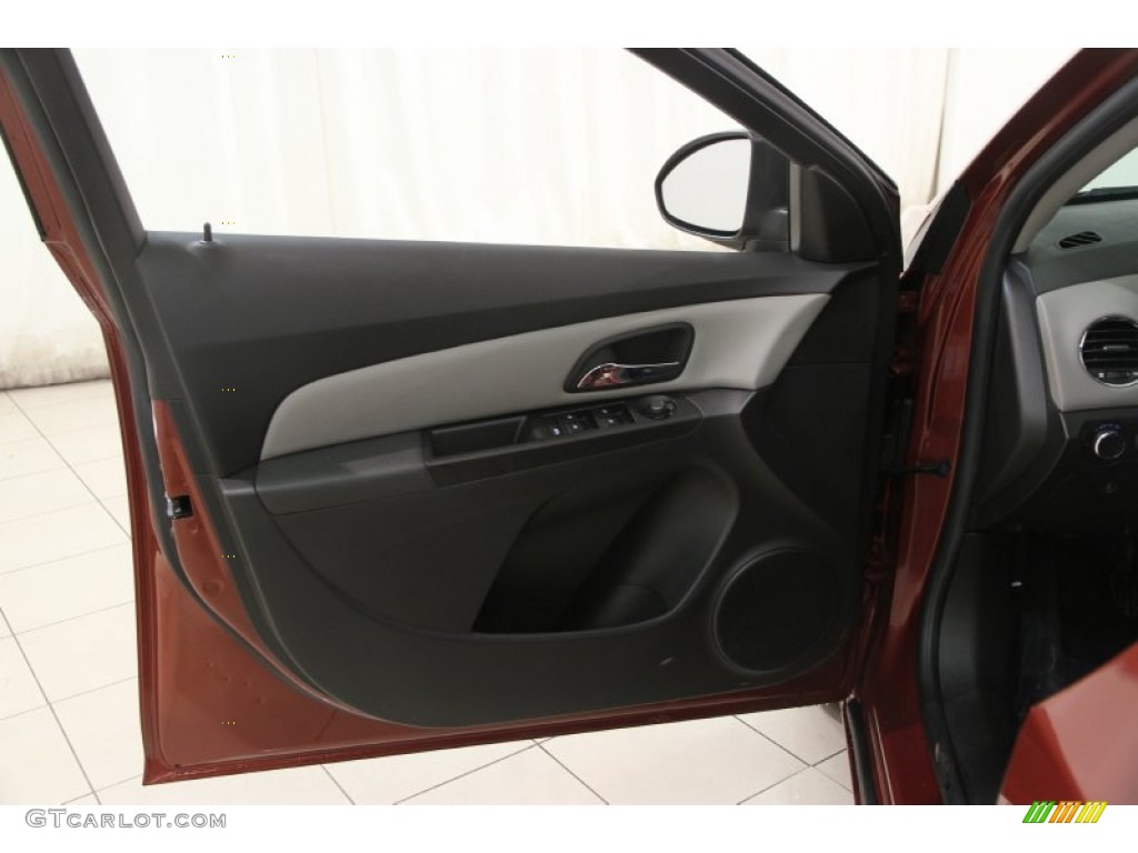 2012 Cruze LS - Autumn Red Metallic / Jet Black/Medium Titanium photo #4