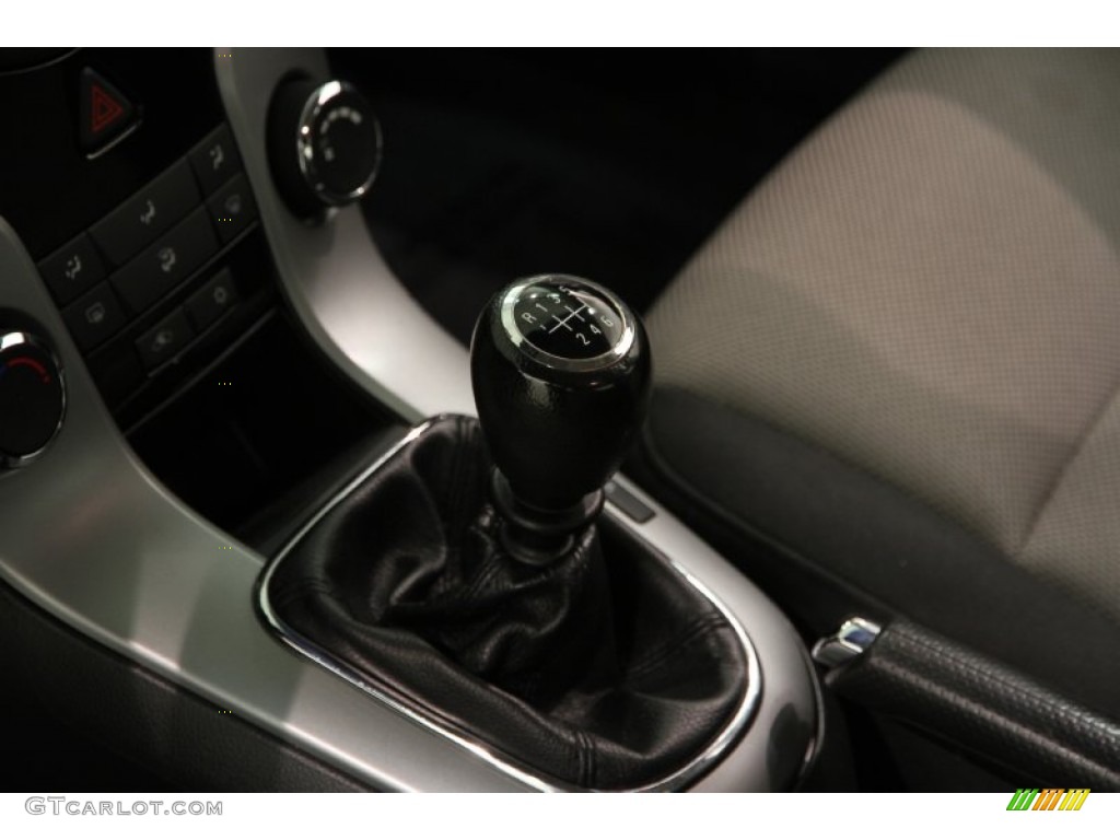2012 Cruze LS - Autumn Red Metallic / Jet Black/Medium Titanium photo #12