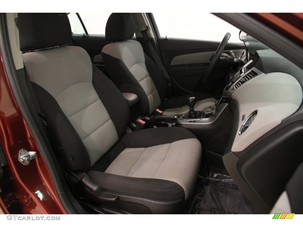 2012 Cruze LS - Autumn Red Metallic / Jet Black/Medium Titanium photo #13