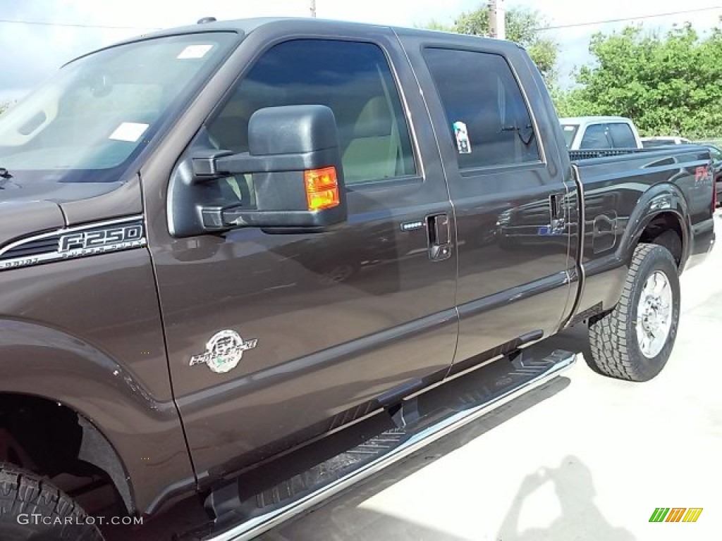 2016 F250 Super Duty Lariat Crew Cab 4x4 - Caribou Metallic / Adobe photo #20