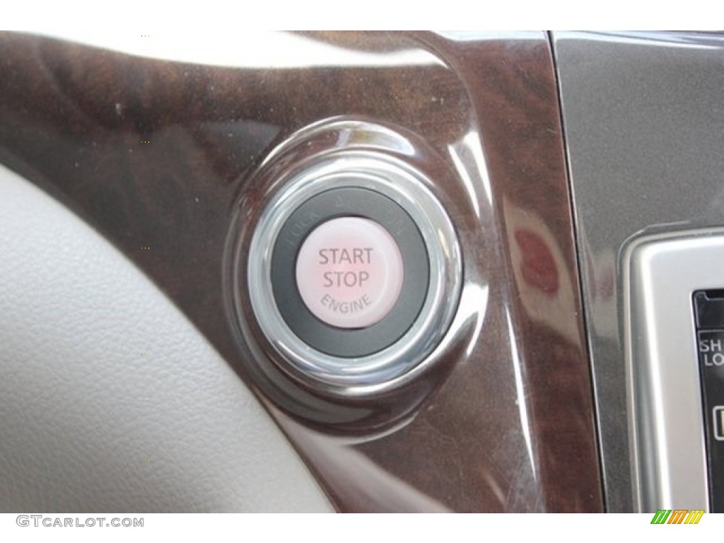 2013 Quest 3.5 SL - Titanium Beige / Beige photo #38