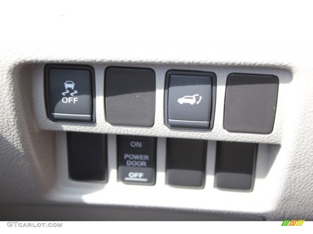 2013 Quest 3.5 SL - Titanium Beige / Beige photo #42