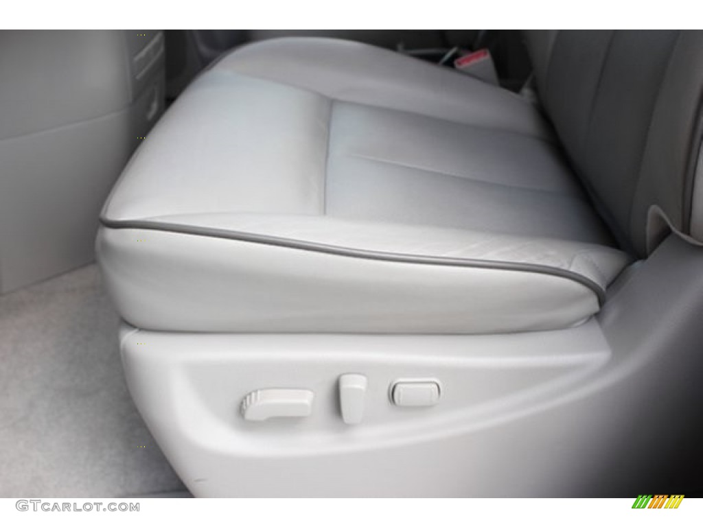 2013 Quest 3.5 SL - Titanium Beige / Beige photo #48