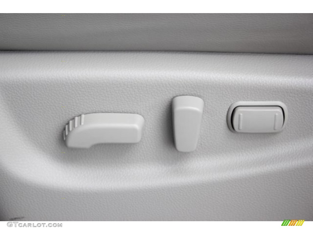 2013 Quest 3.5 SL - Titanium Beige / Beige photo #49